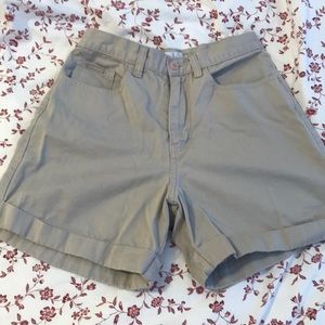 Vintage Calvin Klein women’s high waisted shorts!